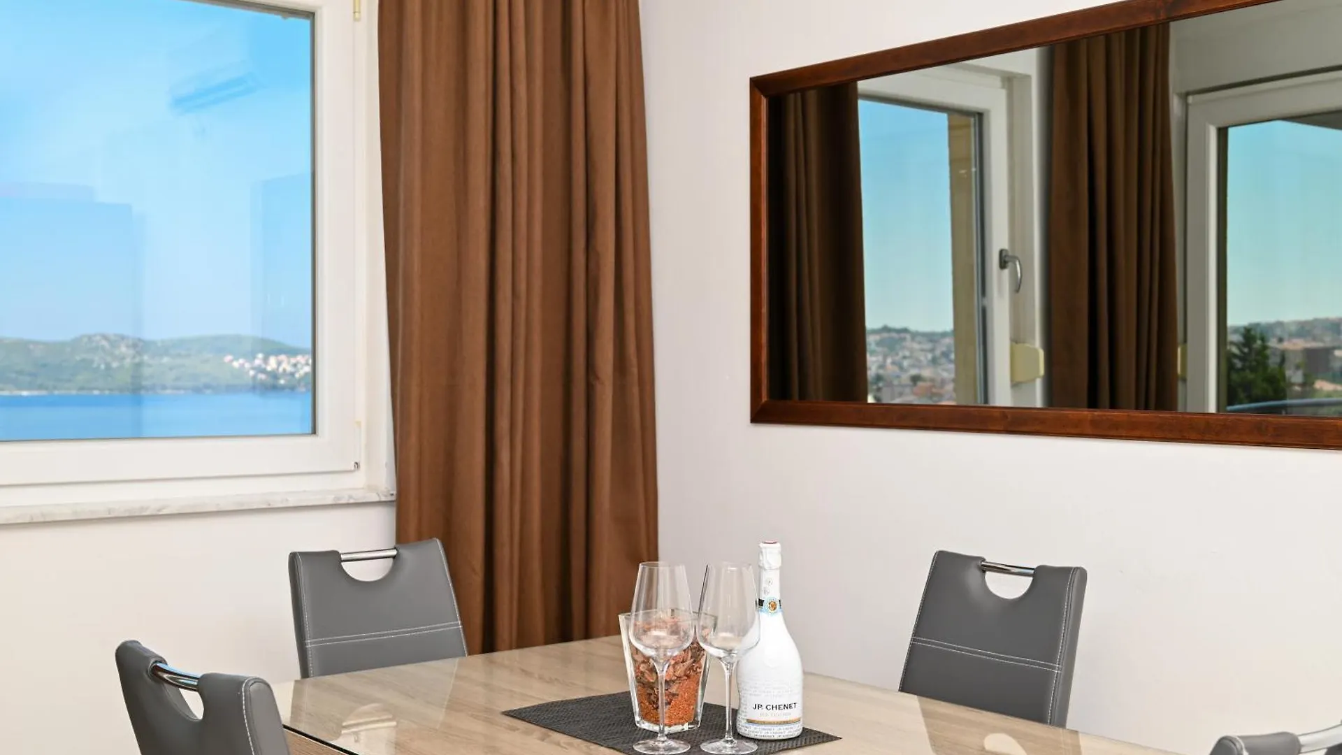 Sunny Place With Sea View Trogir 0*,