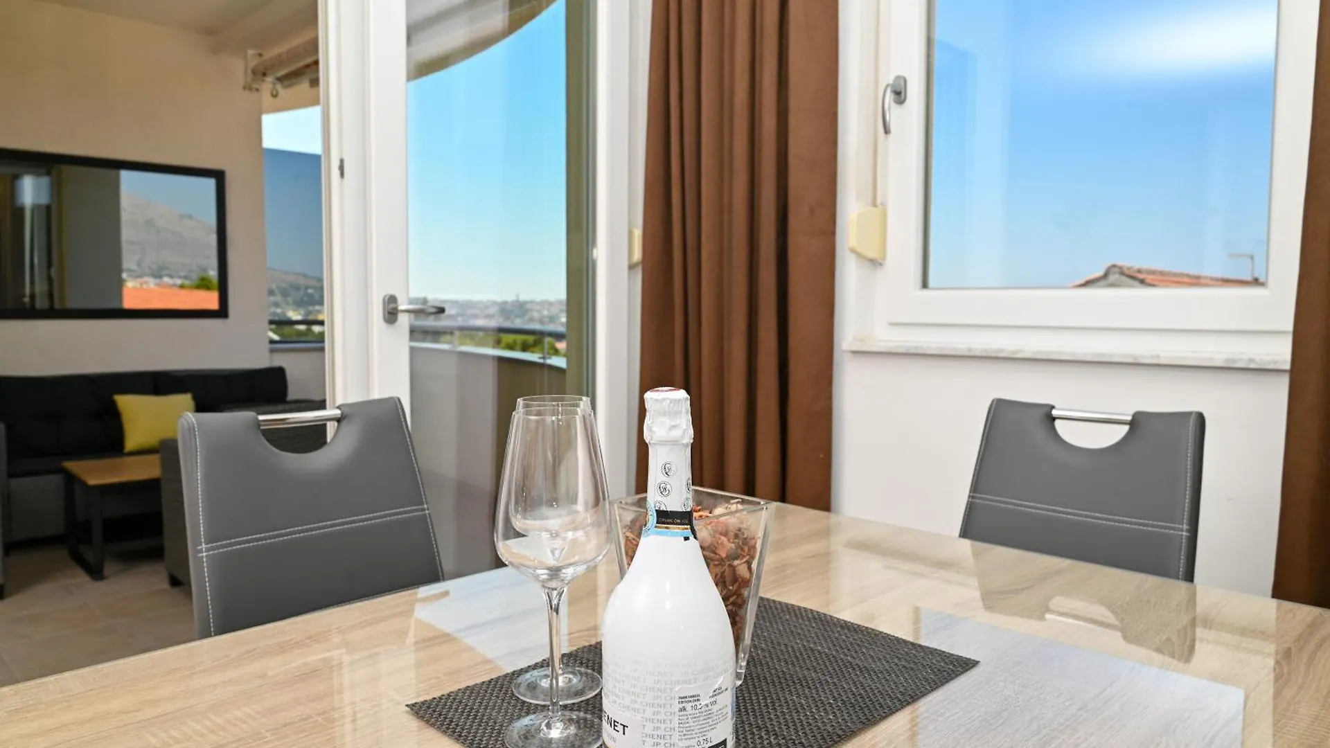 Sunny Place With Sea View Trogir Apartment